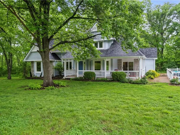 23740 Honey Creek Rd, Tonganoxie, KS 66086
