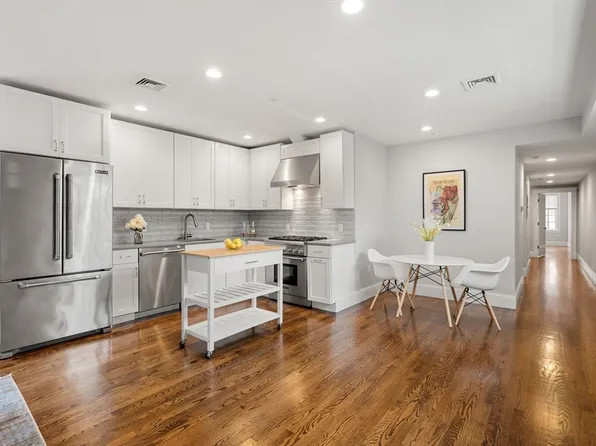 290 North St Unit 3, Boston, MA 02113