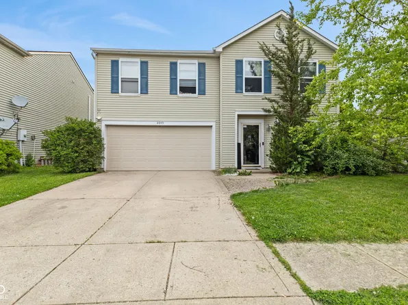 2249 Blossom Dr, Greenwood, IN 46143