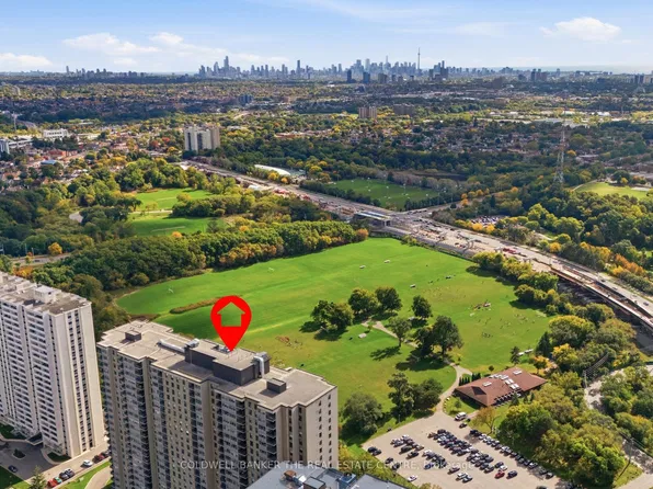75 Emmett Ave #907, Toronto, ON M6M 5A7