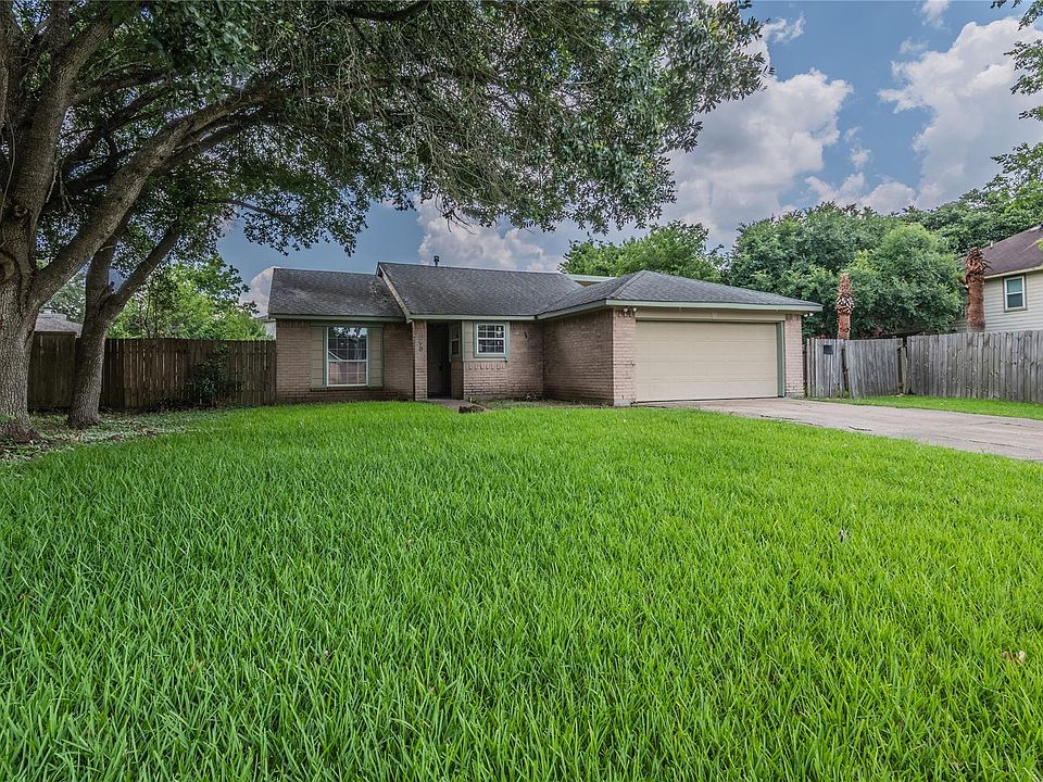 1st image of 2410 Pheasant Creek Dr
