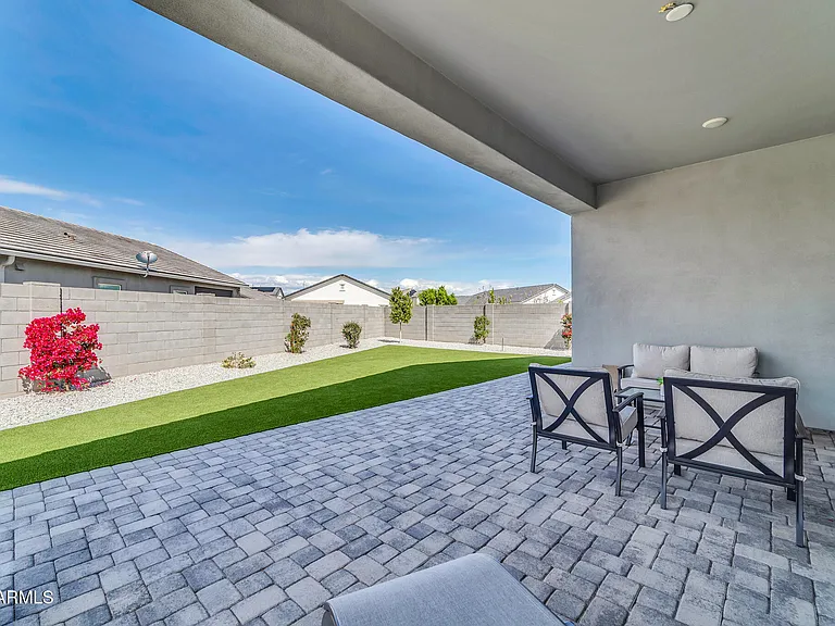 10518 W Albert Ln — Photo 29