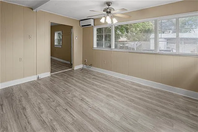 402 Deckbar Ave — Photo 3