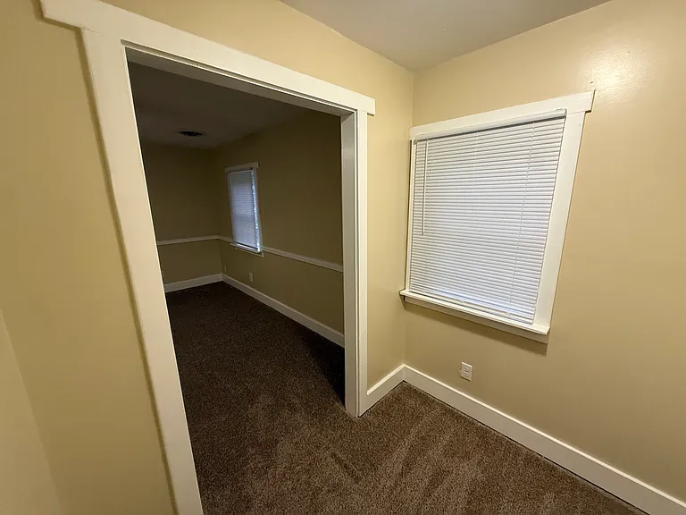 113 S Lynn St — Photo 36