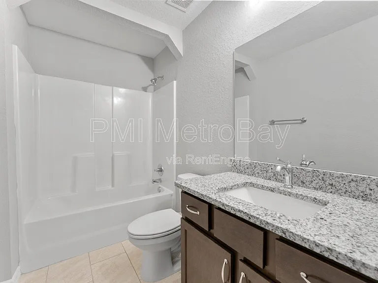 9461 N Sandree Dr — Photo 6