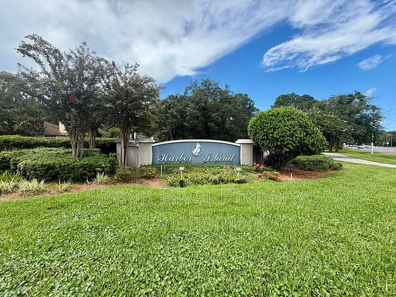 4 bed, 2.0 bath, 1770 sqft, $2,300 — Photo 3