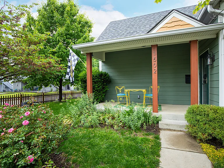 1502 Woodlawn Ave — Photo 19