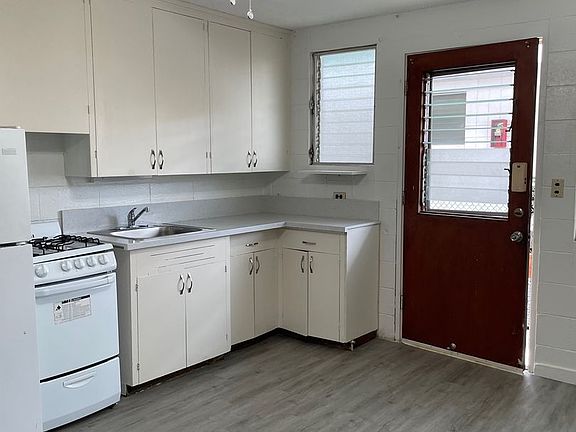 2nd image of 3121 Herbert St APT 104