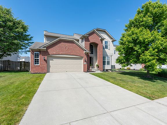 3rd image of 13985 Avalon East Dr