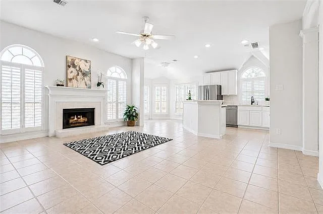 4304 Echomont Ln — Photo 2