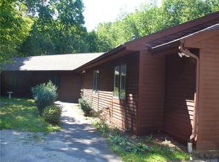69 Fieldstone Ter, Naugatuck, CT 06770