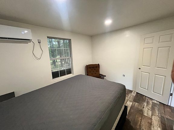 4th image of 306 Canal Ln