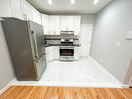 4th image of 5301 Avenue O #3