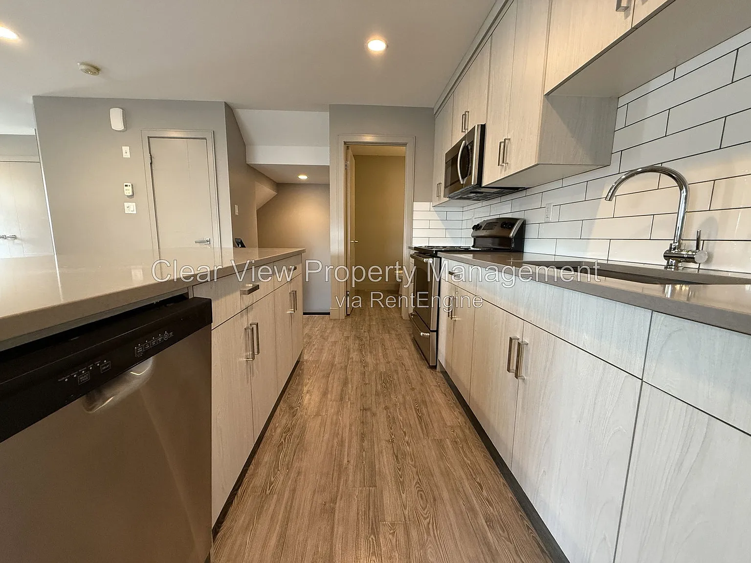 2 bed, 4.0 bath, $1,999 — Photo 4
