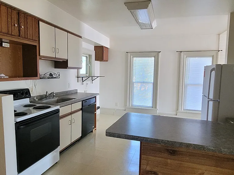 50 E Willow St #2 — Photo 6