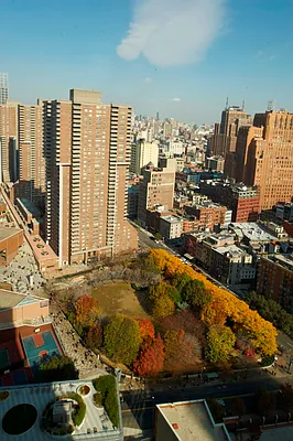 Rented by Douglas Elliman | media 36