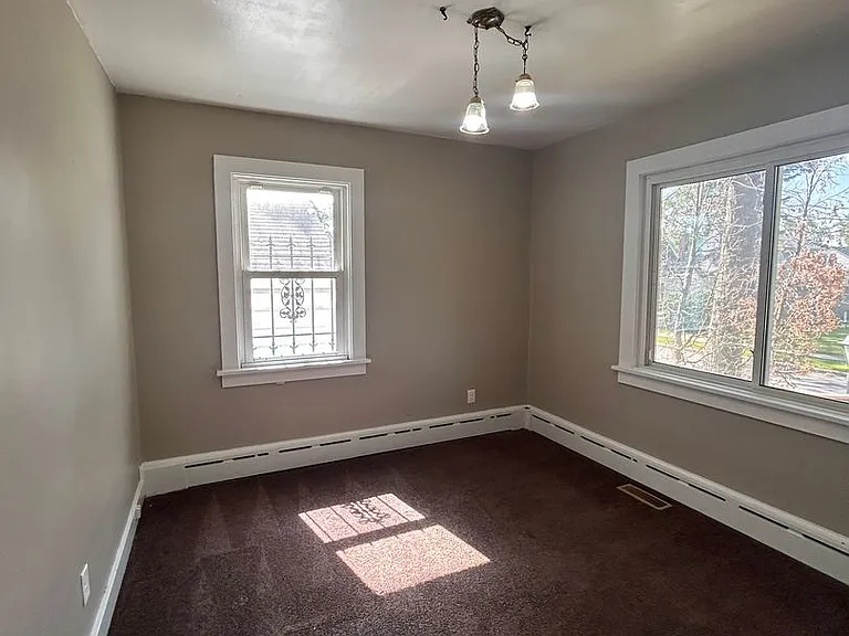301 W Foster Pkwy — Photo 5