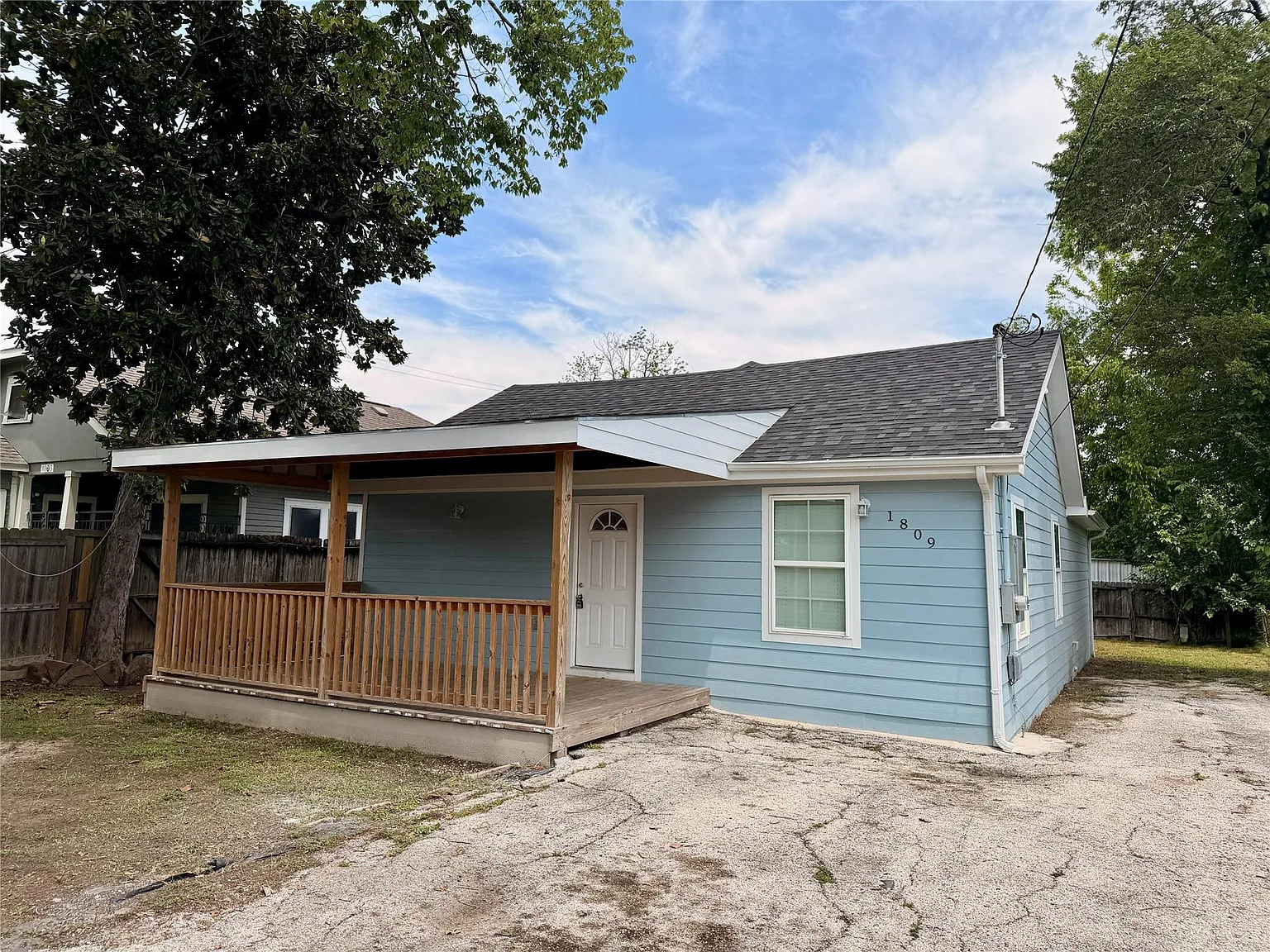 3 bed, 2.0 bath, 1288 sqft, $1,800 — Photo 1