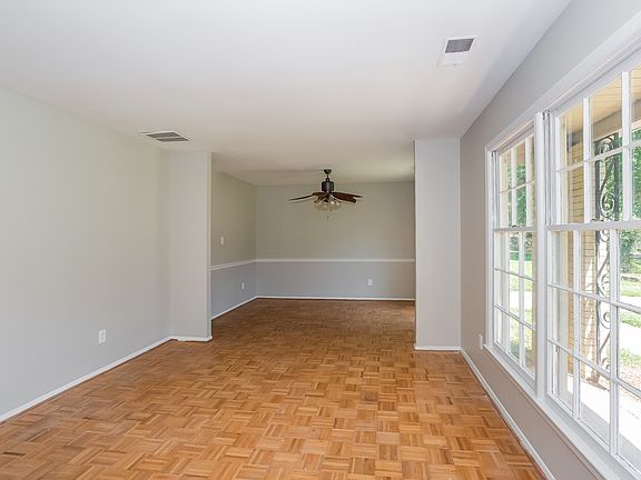 4th image of 6724 Woodfield Dr