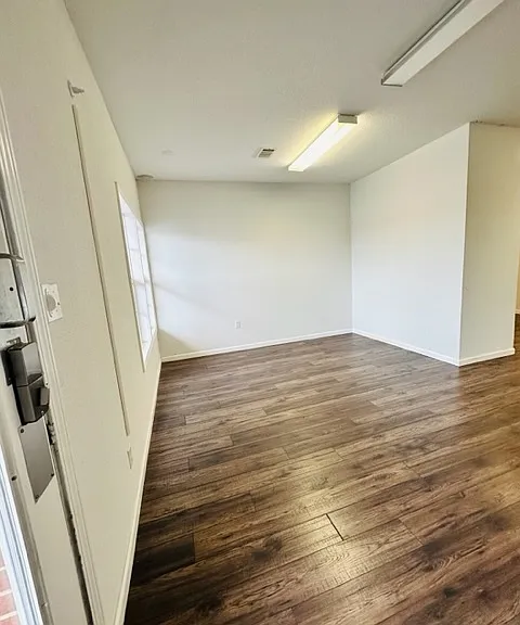 2729 E Nettleton Ave #E — Photo 3