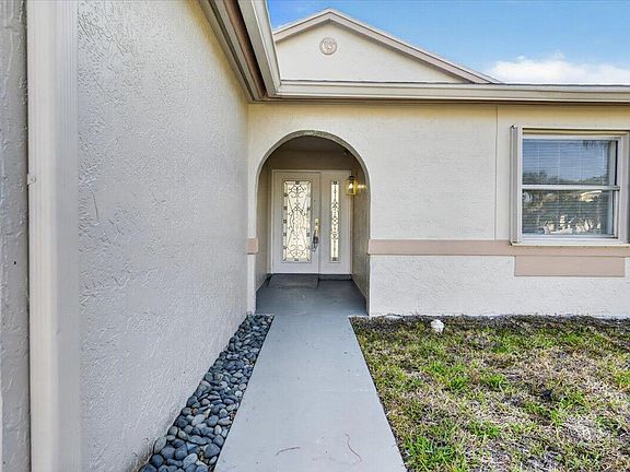3rd image of 3090 Thames Way