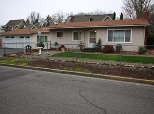 402 SW Westholm Ave, Grants Pass, OR 97526