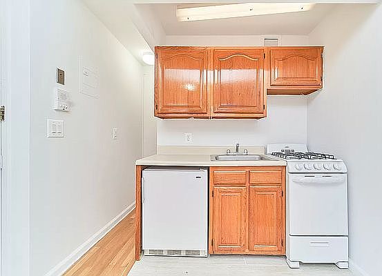 3rd image of 220 1st Ave APT 12
