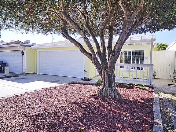 4th image of 2041 Bikini Ave