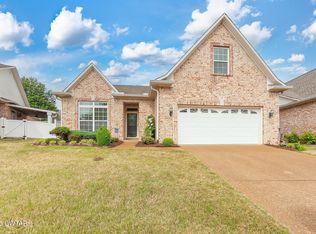10 Emerald Ridge Cv, Jackson, TN 38305