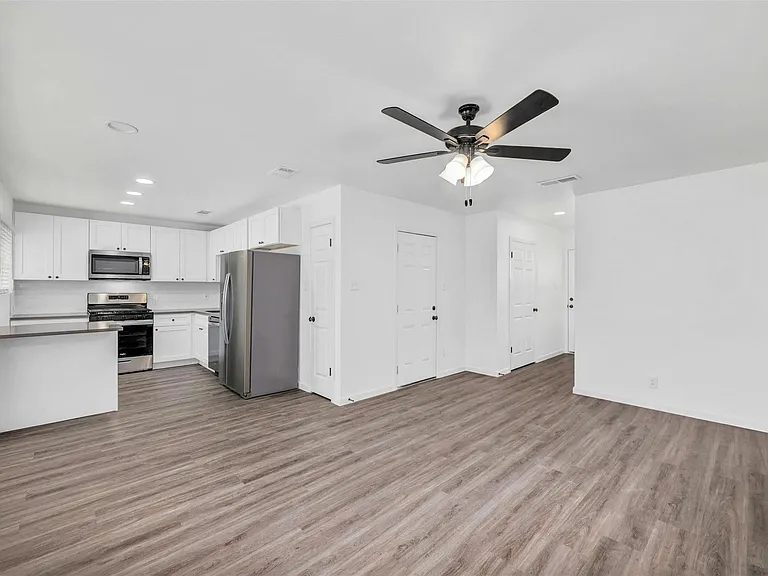 6506 King George Dr — Photo 7