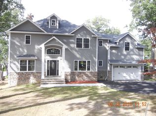 141 Alps Rd, Wayne, NJ 07470