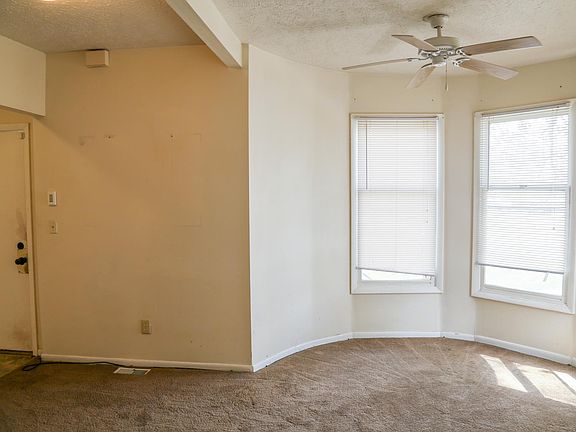 4th image of 130 S 8th St #A