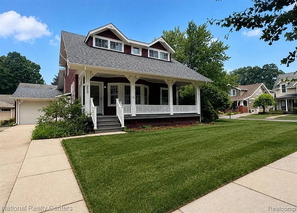 4 bed, 2.5 bath, 2606 sqft, $3,675 — Photo 1