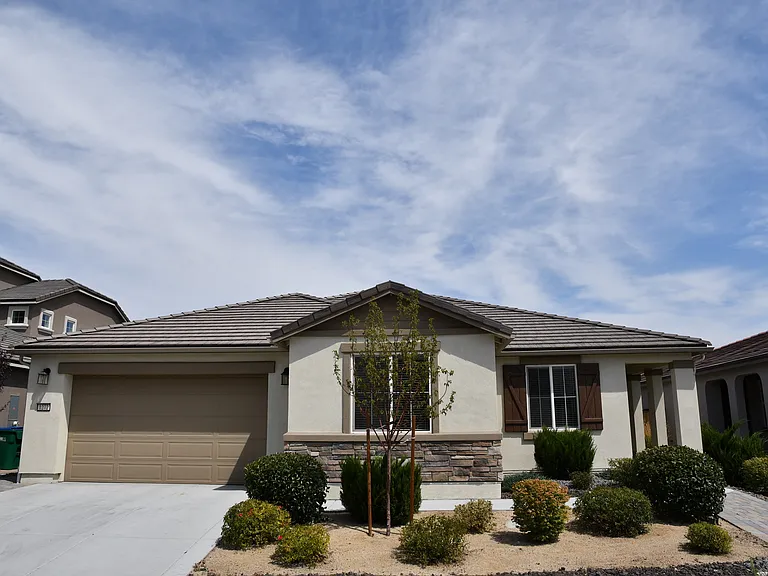 1272 Alfalfa Dr — Photo 3