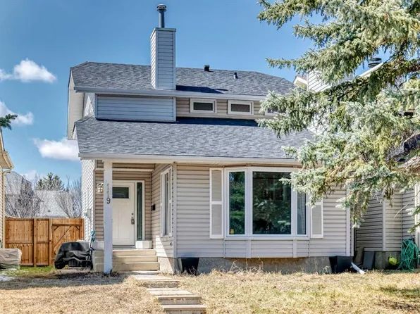 119 E Woodglen Grv SW, Calgary, AB T2W 4J9
