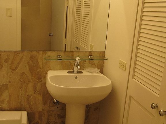5th image of 160 W 66th St APT 35A