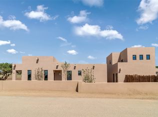 38 Flower Garland Rd, Santa Fe, NM 87508