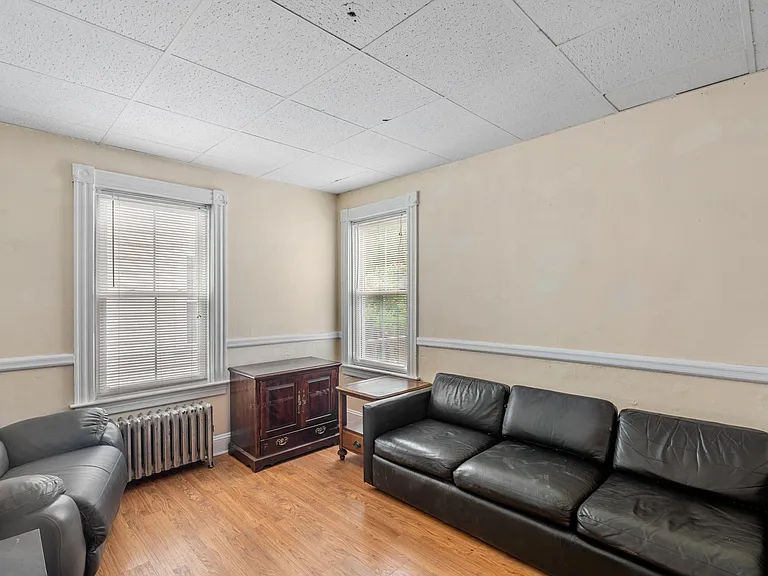 12 Lincoln Ave — Photo 9