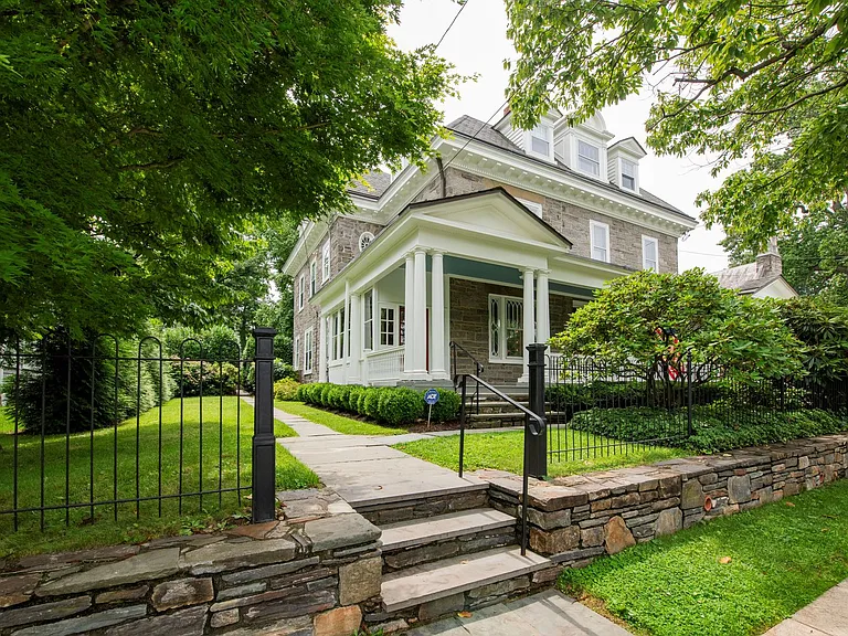 36 E Chestnut Hill Ave — Photo 2