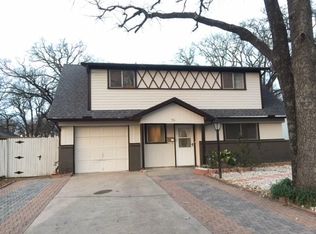 736 W Cedar St, Hurst, TX 76053