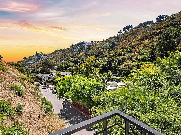 1846 Franklin Canyon Dr — Photo 25