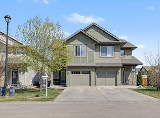 1747 Chapman Way SW, Edmonton, AB T6W2E8