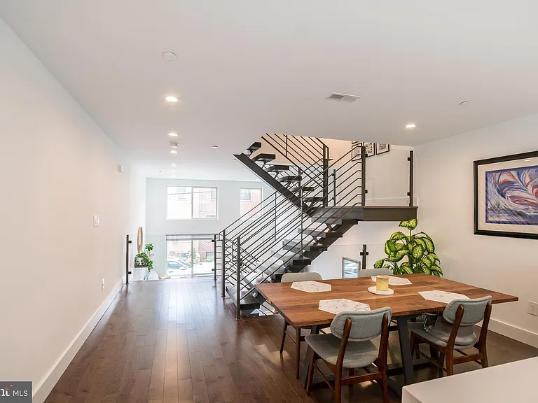 1343 S Garnet St — Photo 14