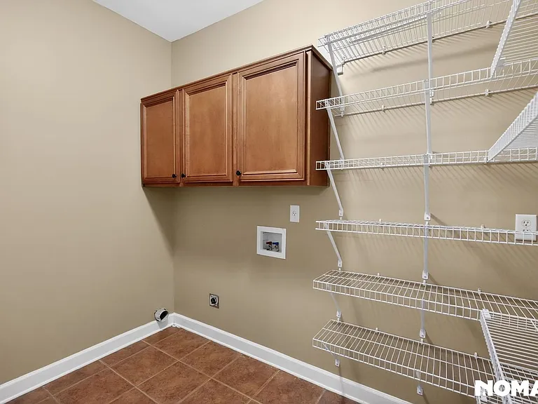 4886 Fox Springs Dr — Photo 14