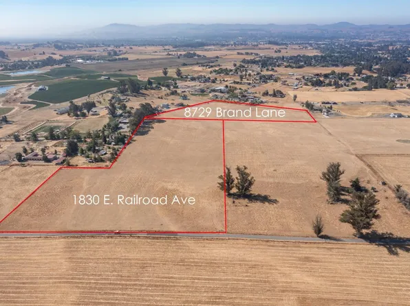 1830 East Railroad Avenue, Penngrove, CA 94951