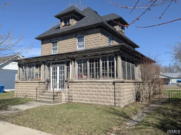 323 Roosevelt Rd, Walkerton, IN 46574