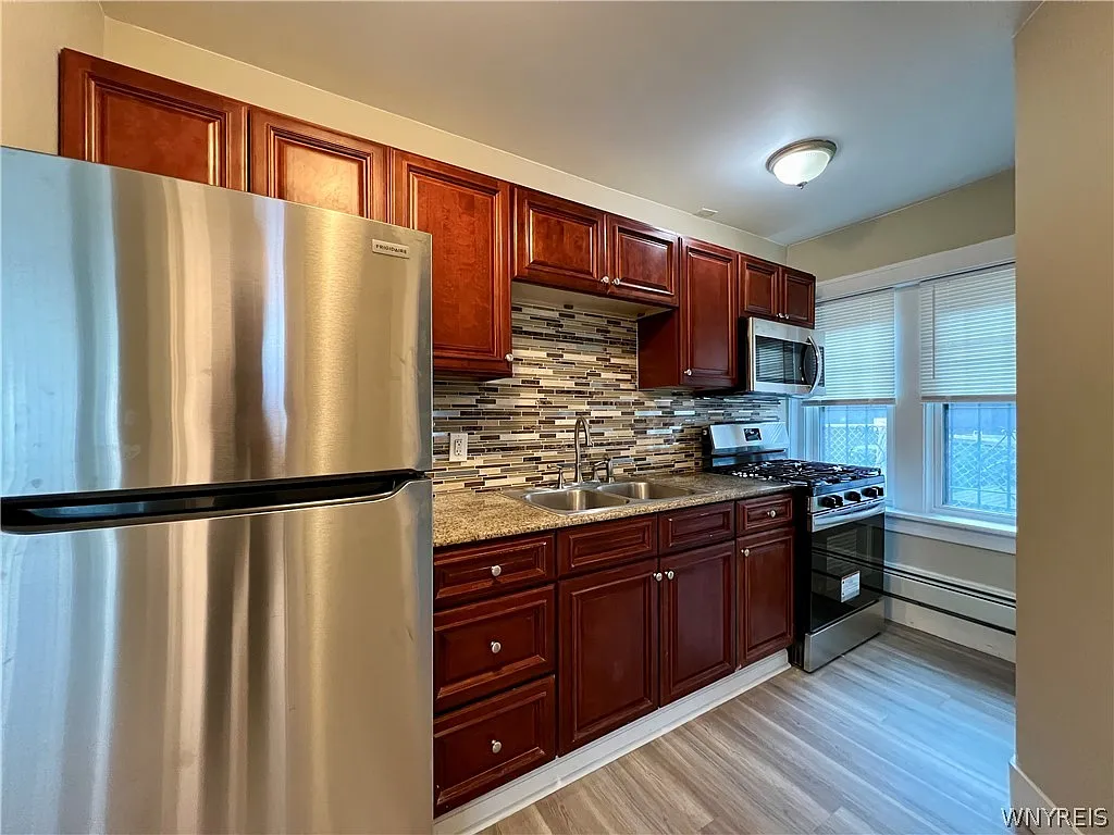 1 bed, 1.0 bath, 435 sqft, $1,100 — Photo 3