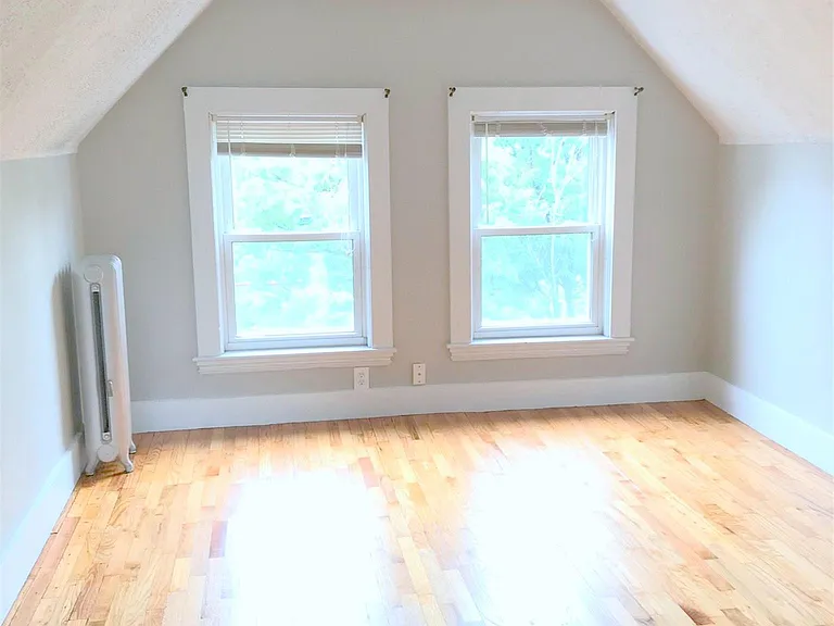 34 Preston Rd — Photo 10