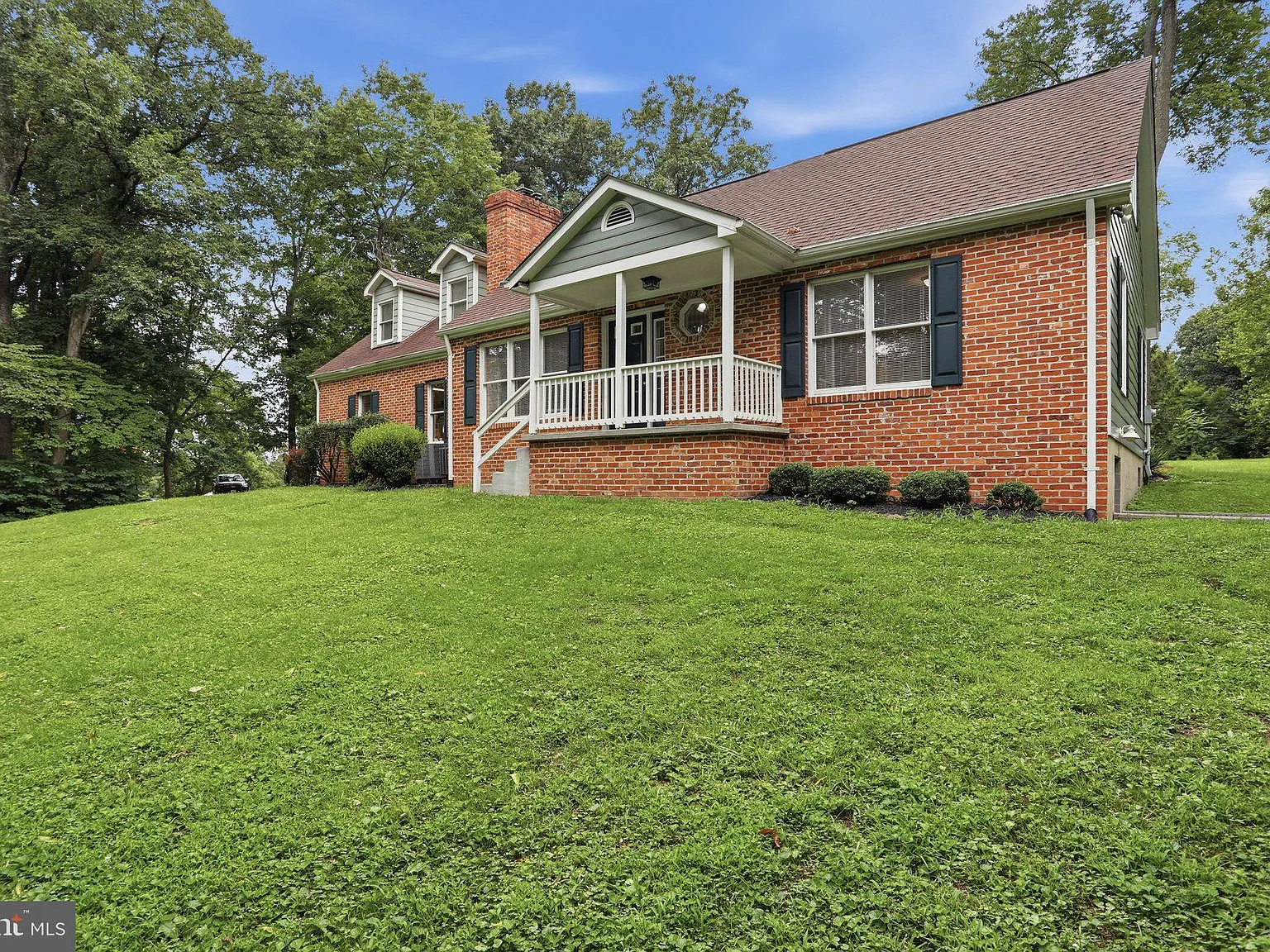 3 bed, 2293 sqft, $3,000 — Photo 3
