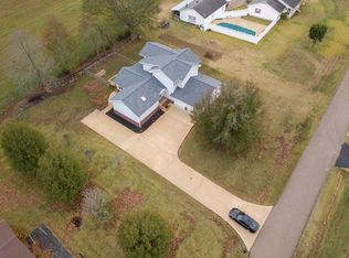 60 Dawn Ln, Savannah, TN 38372